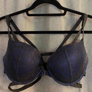 Victoria’s Secret Front Close Push Up Lace Bra, size 34DD
